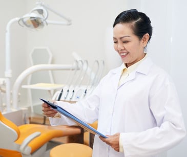 How to train dental office staff on HIPAA compliance