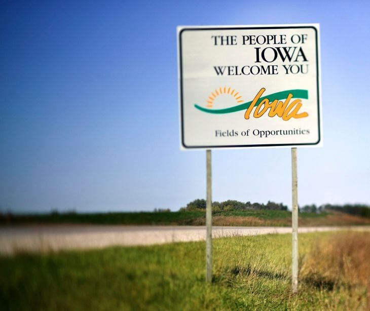 Image of a sign that says "welcome to Iowa."