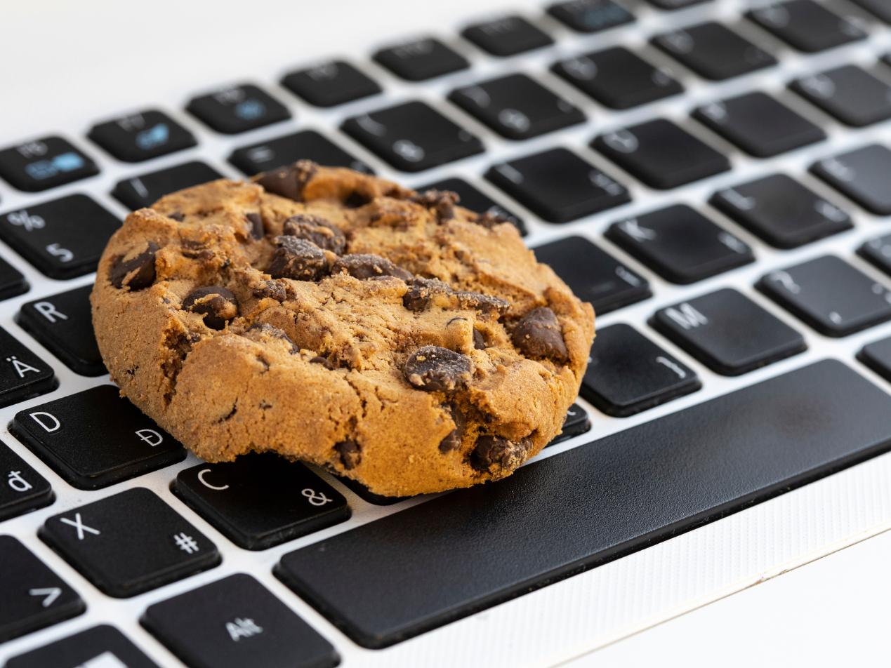 Can cookies be used in a HIPAA compliant manner?