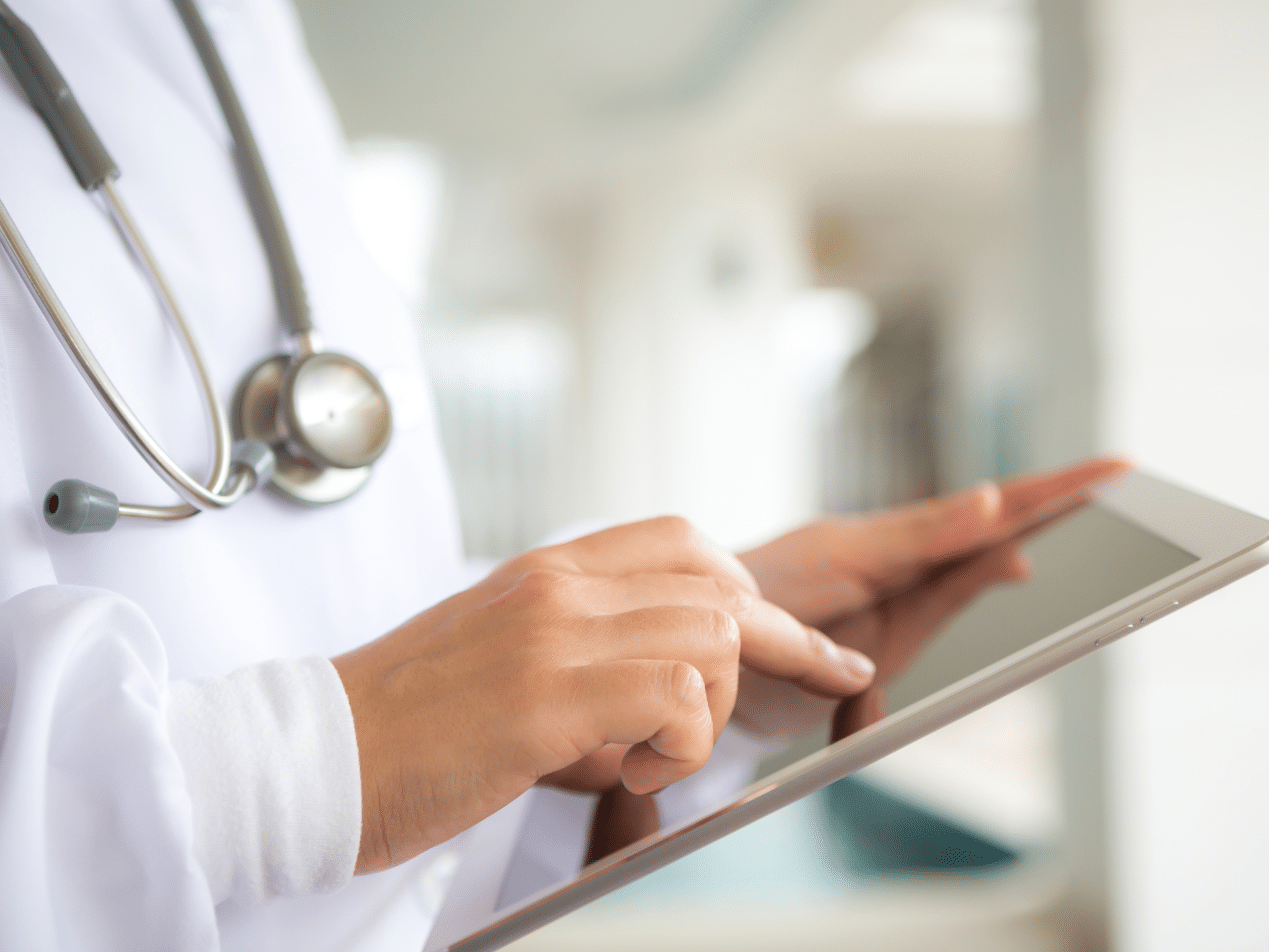 How to make HIPAA compliant email stress-free for doctors