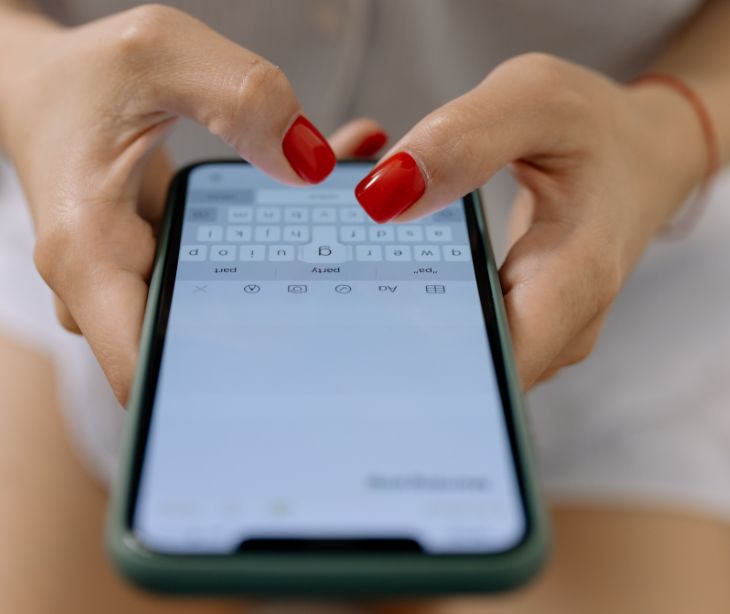 Using HIPAA compliant texts to enhance patient rehabilitation programs