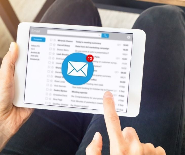 shipment notification email